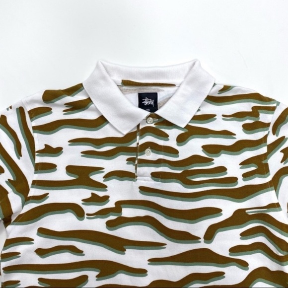 STUSSY Camouflage Print Casual Polo Shirt in White with Brown Size S - Picture 3 of 8